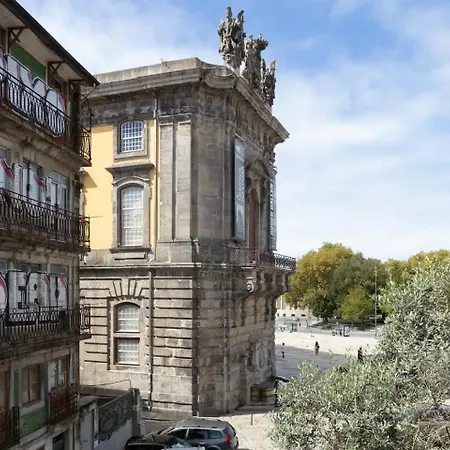 Stunning Clerigos Duplex In The Heart Of Porto