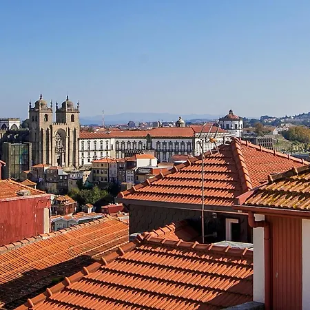 Stunning Clerigos Duplex In The Heart Of Porto