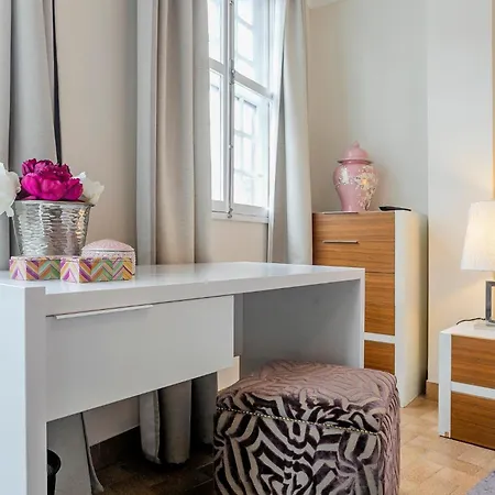Stunning Clerigos Duplex In The Heart Of Διαμέρισμα
