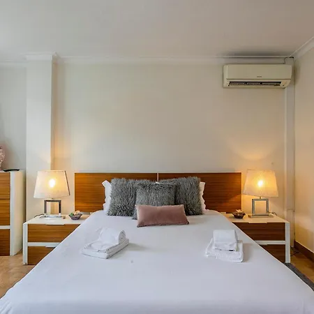 Апартаменты Stunning Clerigos Duplex In The Heart Of