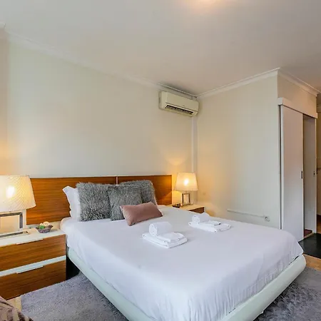 아파트 Stunning Clerigos Duplex Apartment In The Heart Of Porto