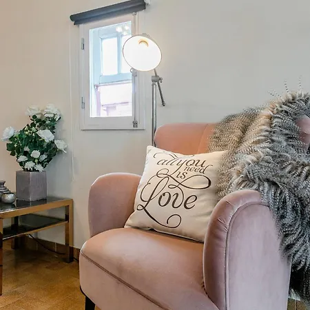 Stunning Clerigos Duplex Apartment In The Heart Of Porto * 포르투