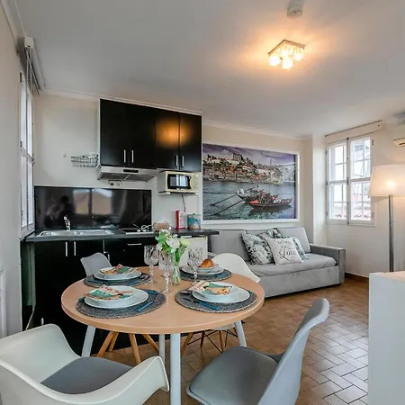 Апартаменты Stunning Clerigos Duplex In The Heart Of