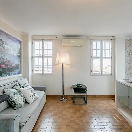 Апартаменты Stunning Clerigos Duplex In The Heart Of Порту