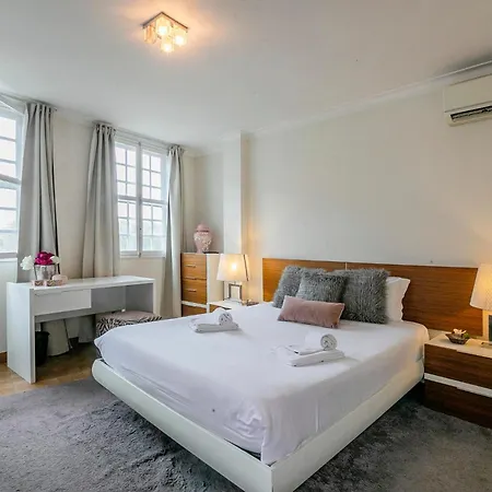 Stunning Clerigos Duplex In The Heart Of Апартаменты